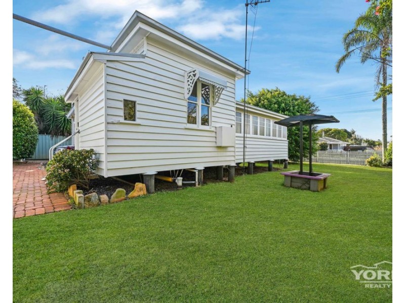 144 Hill Street, Newtown QLD 4350