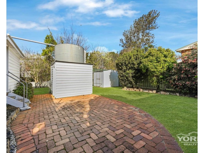 144 Hill Street, Newtown QLD 4350