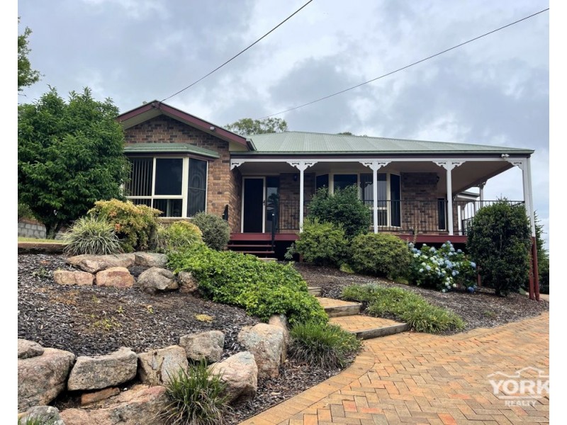 10 Rangeview Road, Blue Mountain Heights QLD 4350