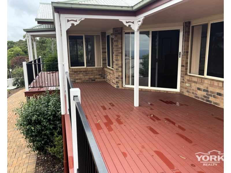 10 Rangeview Road, Blue Mountain Heights QLD 4350