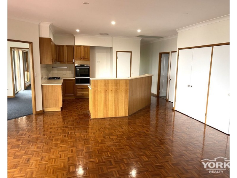 10 Rangeview Road, Blue Mountain Heights QLD 4350