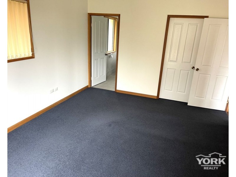 10 Rangeview Road, Blue Mountain Heights QLD 4350