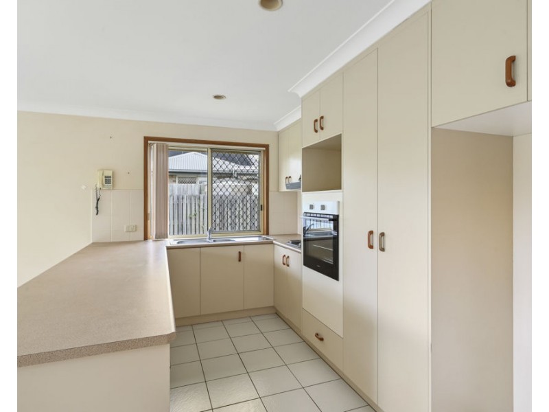 4 Tess Close, Middle Ridge QLD 4350