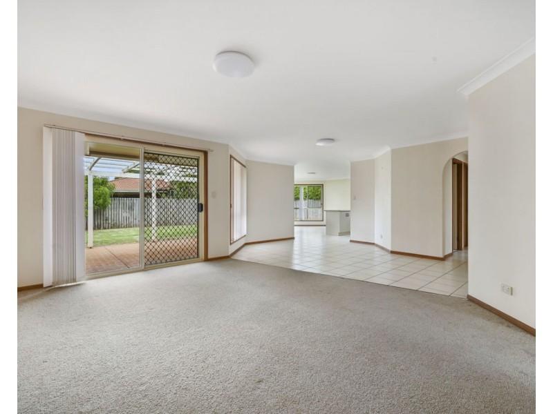 4 Tess Close, Middle Ridge QLD 4350