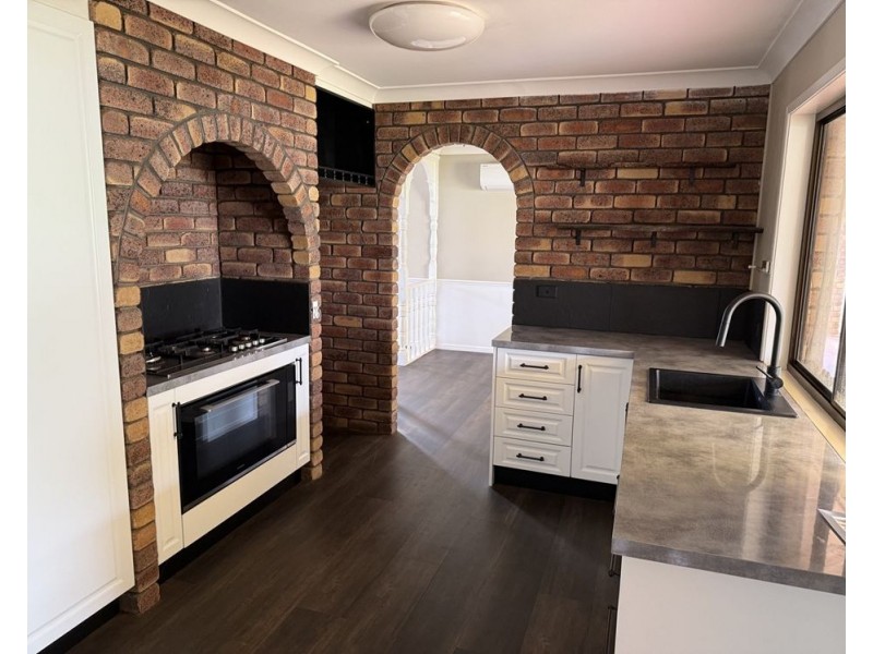 6 Tea Tree Court, Newtown QLD 4350