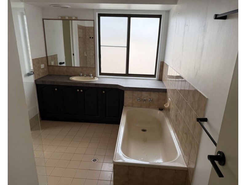 6 Tea Tree Court, Newtown QLD 4350