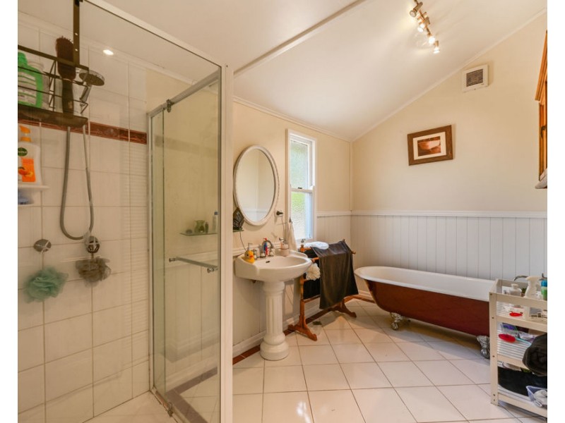 106 Holberton Street, Newtown QLD 4350