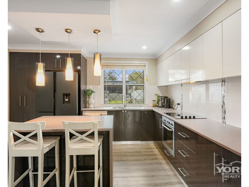 6 Wieck Street, Newtown QLD 4350