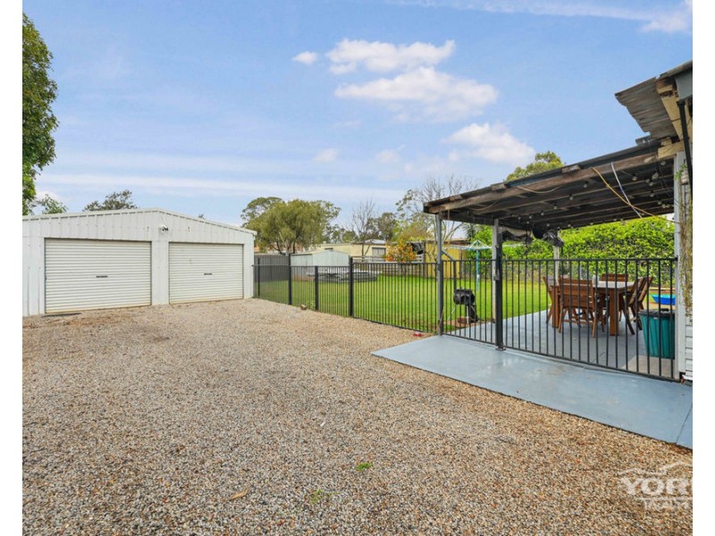 6 Wieck Street, Newtown QLD 4350