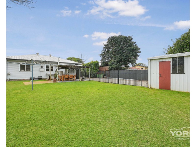 6 Wieck Street, Newtown QLD 4350