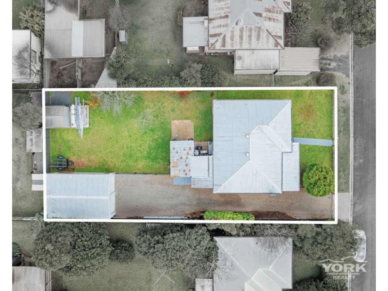6 Wieck Street, Newtown QLD 4350