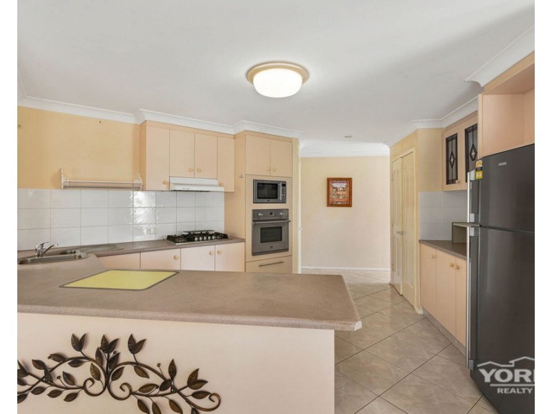198 Stenner Street, Middle Ridge QLD 4350