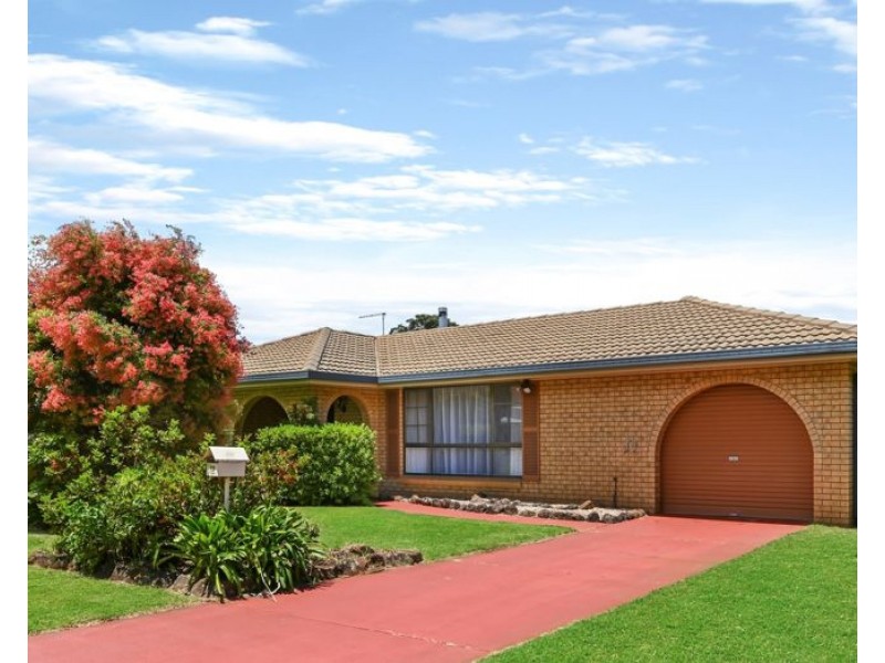 12 Lotus Crescent, Centenary Heights QLD 4350