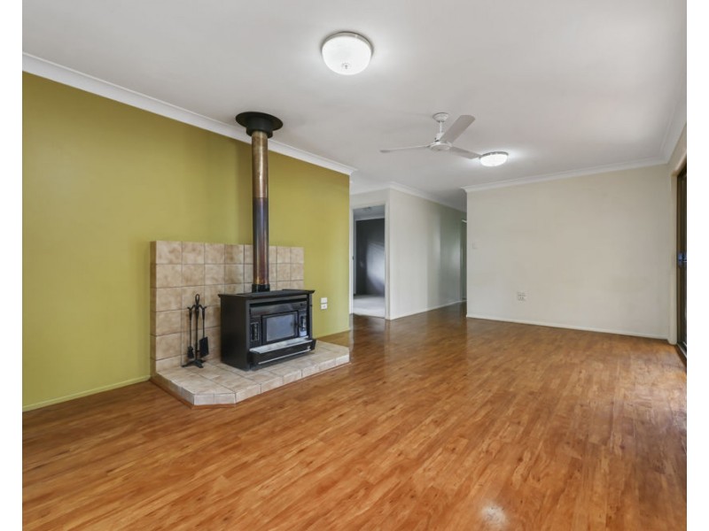 12 Lotus Crescent, Centenary Heights QLD 4350