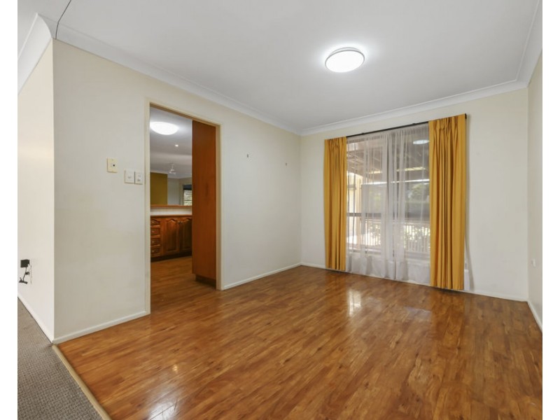 12 Lotus Crescent, Centenary Heights QLD 4350