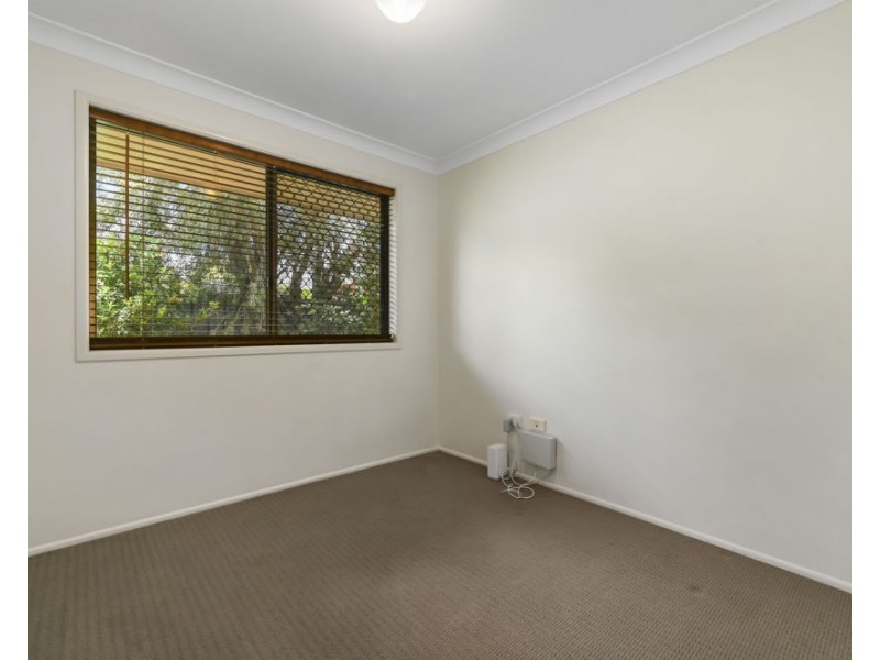 12 Lotus Crescent, Centenary Heights QLD 4350