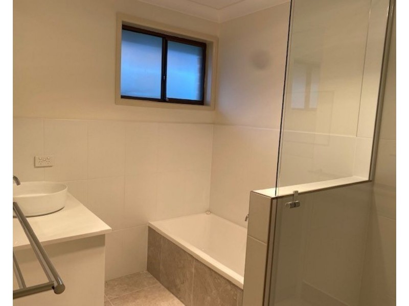 12 Lotus Crescent, Centenary Heights QLD 4350