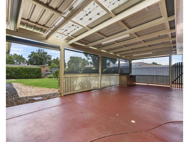 12 Lotus Crescent, Centenary Heights QLD 4350