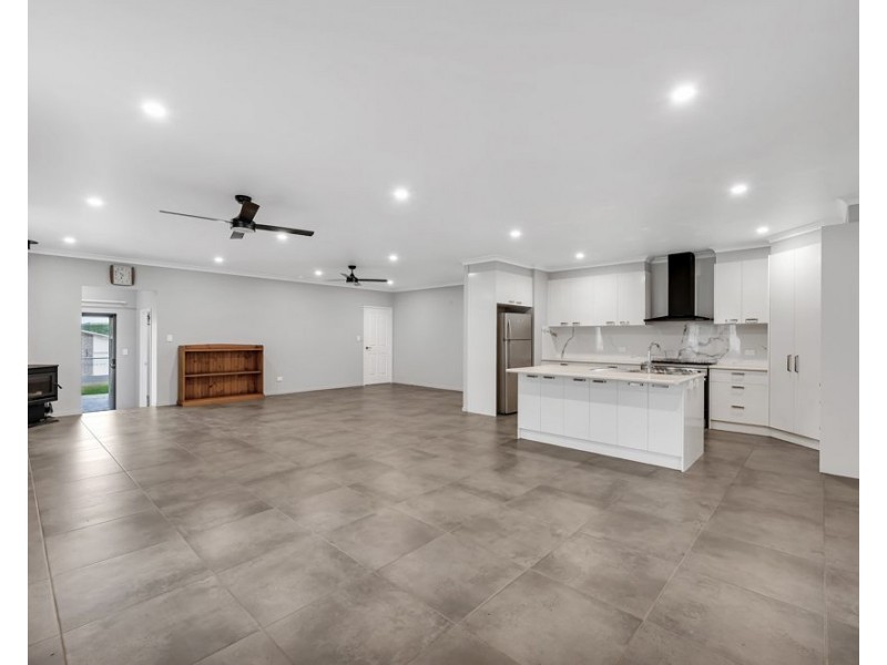 181 Station Road, Horton QLD 4660