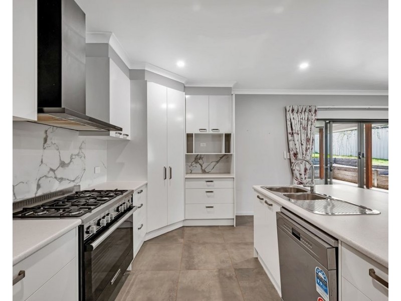 181 Station Road, Horton QLD 4660