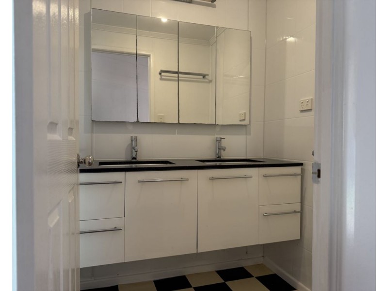 55 Rome Street, Newtown QLD 4350