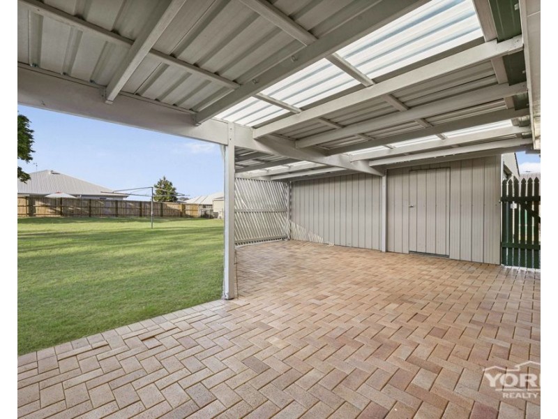 13 Roslyn Street, Westbrook QLD 4350