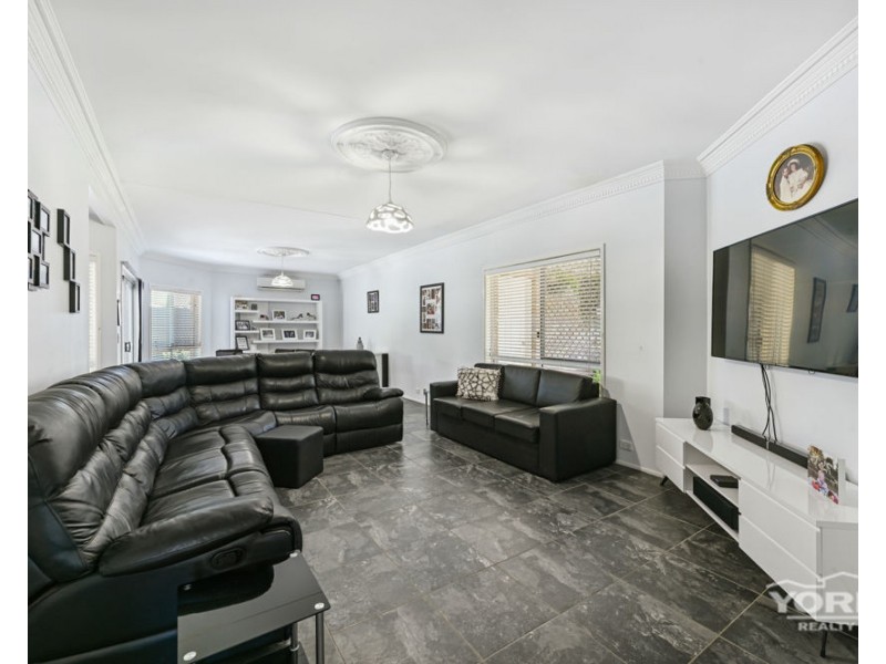 9 Leahy Street, Rockville QLD 4350