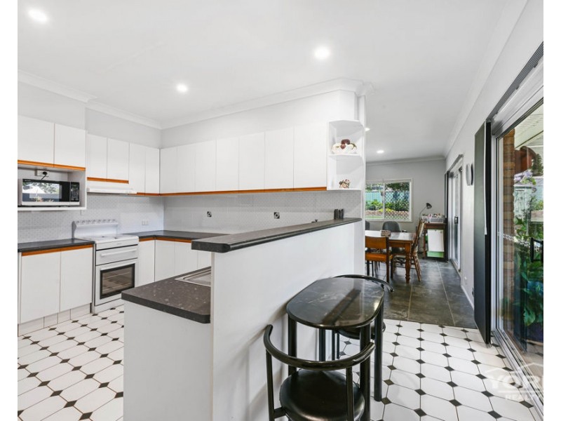 9 Leahy Street, Rockville QLD 4350