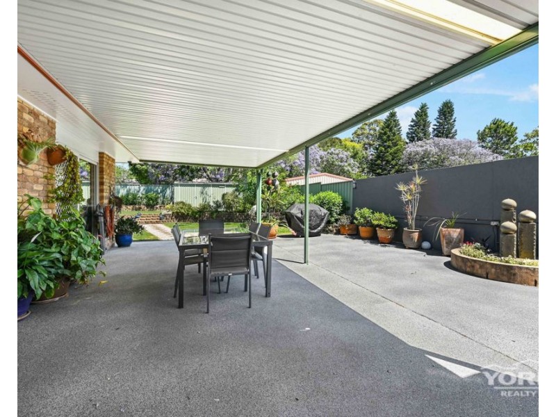 9 Leahy Street, Rockville QLD 4350