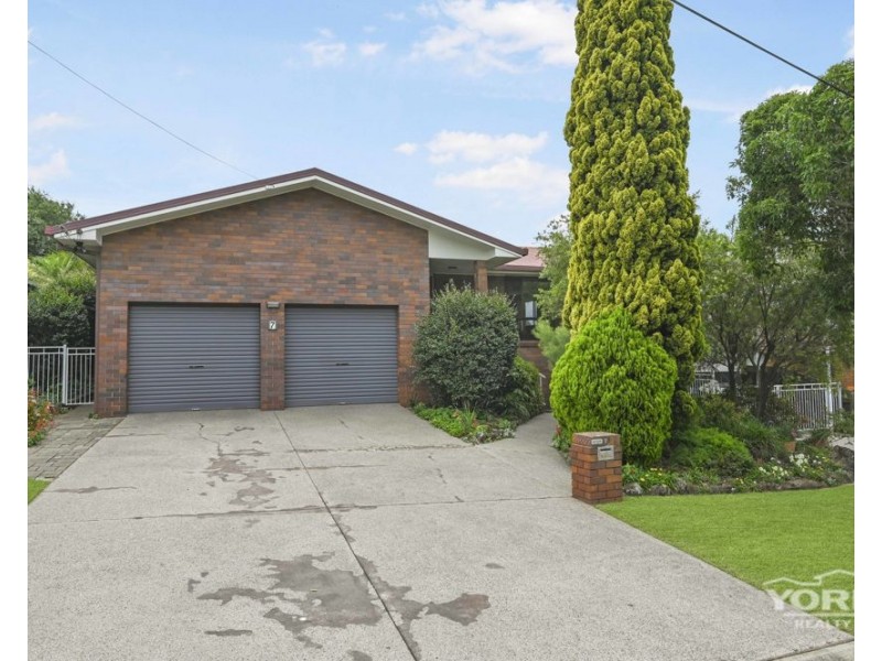 7 Hardy Court, Wilsonton Heights QLD 4350