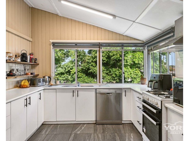 2 Vacy Street, Newtown QLD 4350