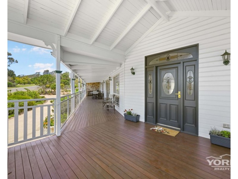 1 Jane Court, Cotswold Hills QLD 4350