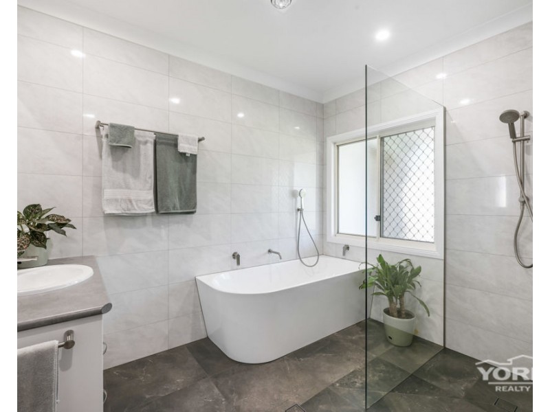 1 Jane Court, Cotswold Hills QLD 4350