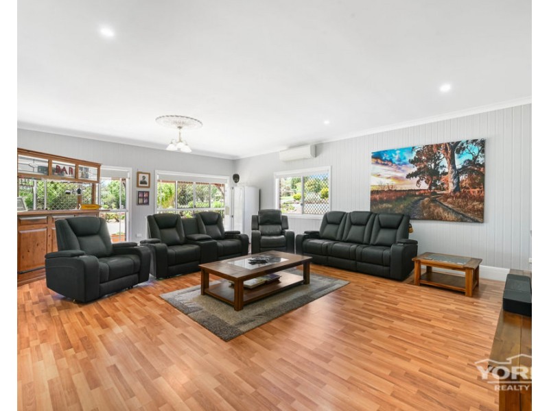 1 Jane Court, Cotswold Hills QLD 4350