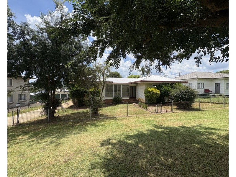 12 Hillside Street, Newtown QLD 4350