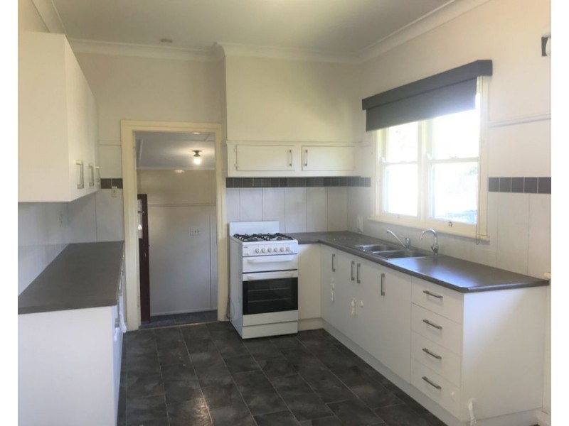 12 Hillside Street, Newtown QLD 4350