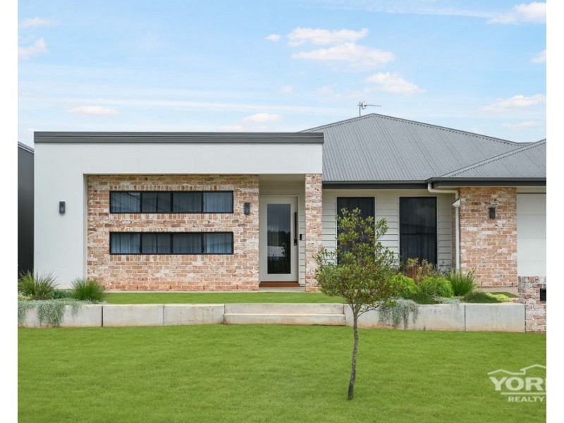 14 Kuwong Street, Highfields QLD 4352