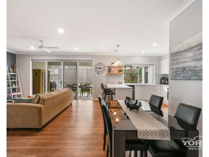 6 Fullbrook Avenue, Highfields QLD 4352