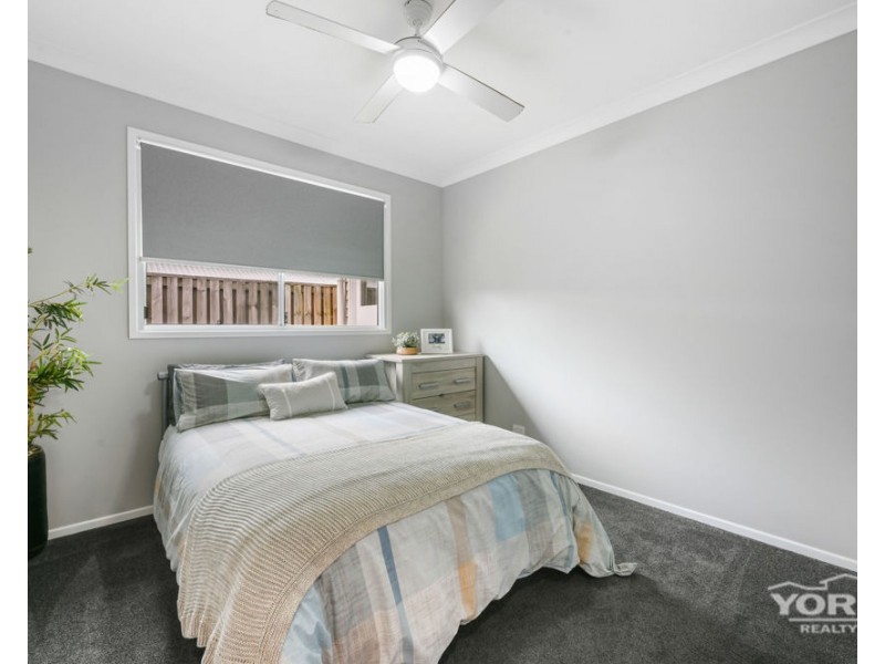 6 Fullbrook Avenue, Highfields QLD 4352
