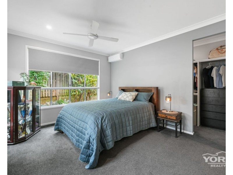 6 Fullbrook Avenue, Highfields QLD 4352