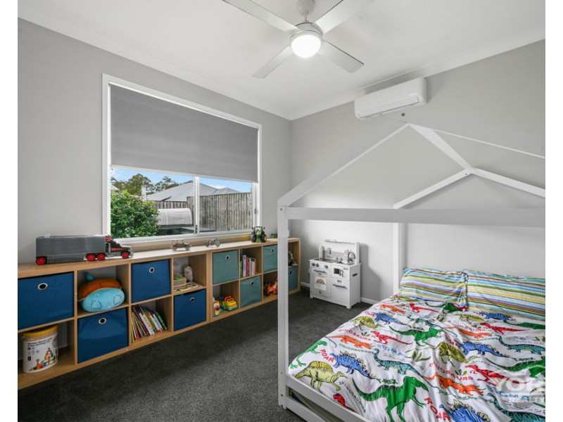 6 Fullbrook Avenue, Highfields QLD 4352