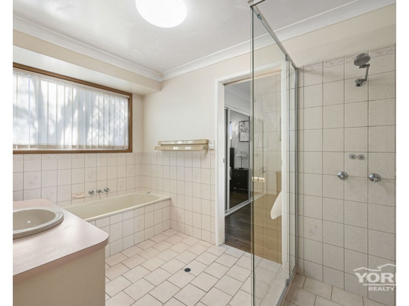 13 Roslyn Street, Westbrook QLD 4350