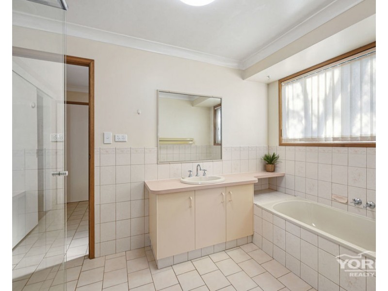 13 Roslyn Street, Westbrook QLD 4350