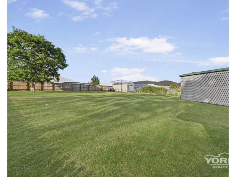 13 Roslyn Street, Westbrook QLD 4350