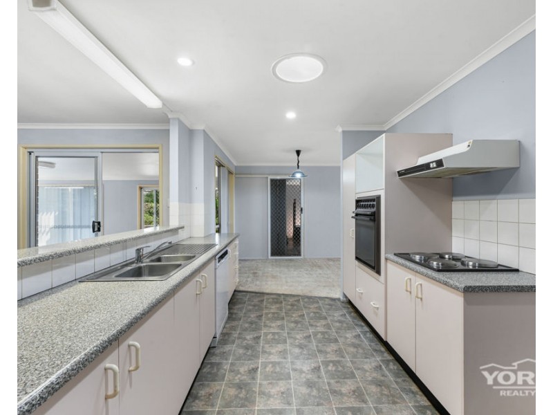 11 Traminer Drive, Wilsonton Heights QLD 4350