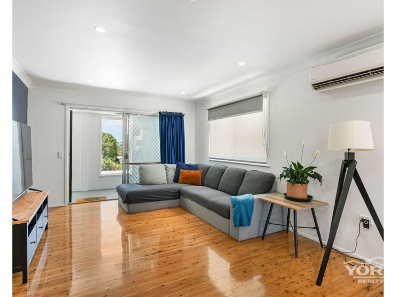 77 Hoey Street, Kearneys Spring QLD 4350