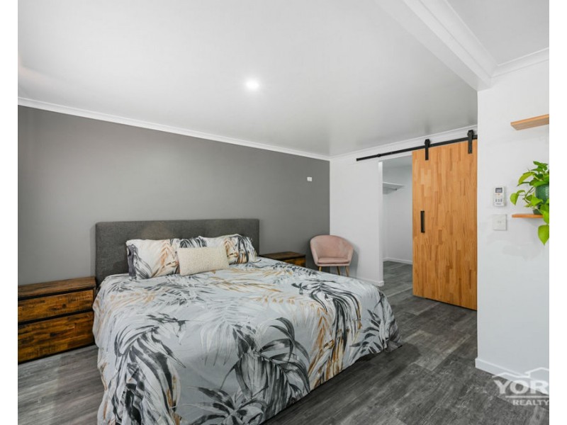 77 Hoey Street, Kearneys Spring QLD 4350