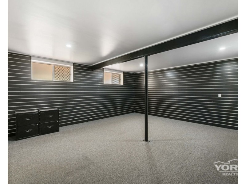 77 Hoey Street, Kearneys Spring QLD 4350