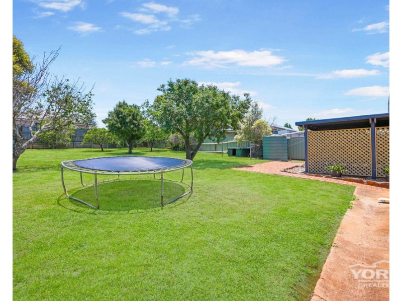 77 Hoey Street, Kearneys Spring QLD 4350