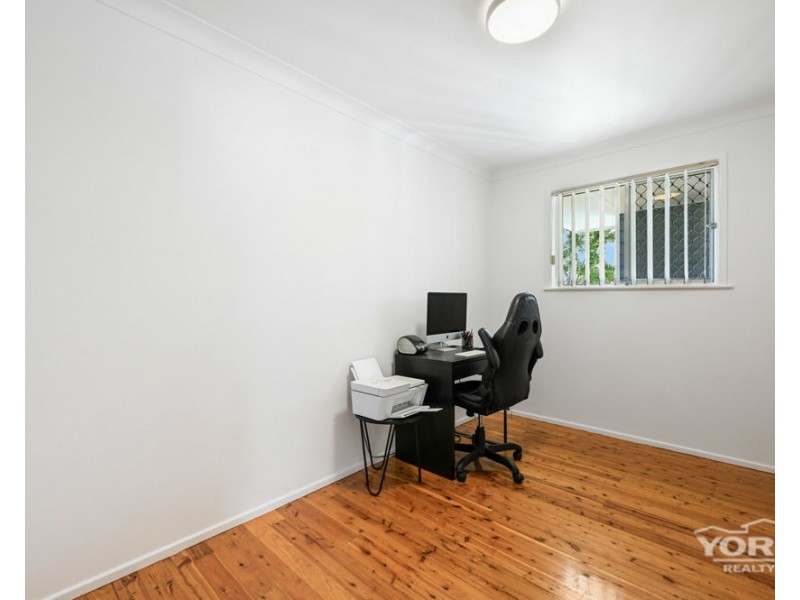 77 Hoey Street, Kearneys Spring QLD 4350